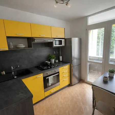 3br Near Center With Parking Lägenhet *